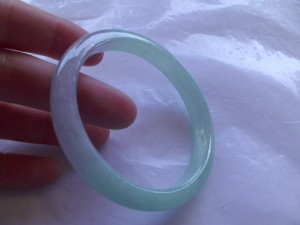 翡翠バングル