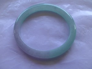 翡翠バングル