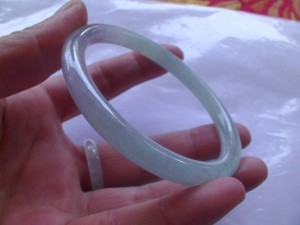 翡翠バングル