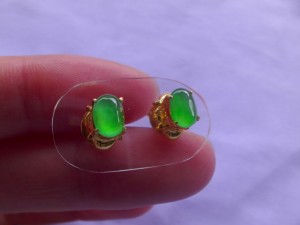 ろうかん翡翠ピアス