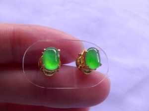 ろうかん翡翠ピアス