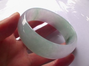 翡翠バングル