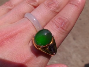 ろうかん翡翠ルース