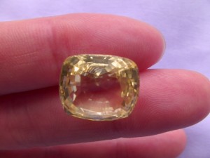 非加熱イエローサファイア