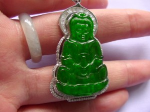 翡翠カービング