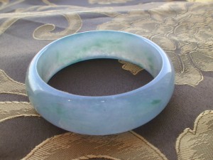 氷翡翠バングル