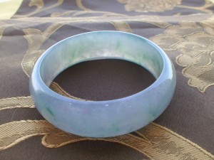 氷翡翠バングル