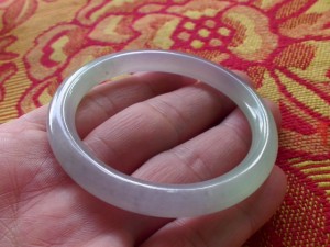 ラベンダー翡翠バングル