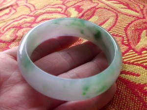 翡翠バングル