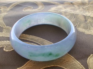 氷翡翠バングル