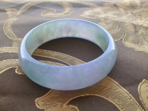 氷翡翠バングル