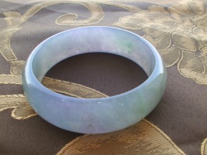 氷翡翠バングル