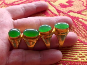 ろうかん翡翠ルース