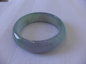 氷翡翠バングル