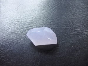 ラベンダー翡翠原石