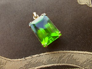 ぺリドットペンダント