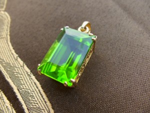 ぺリドットペンダント