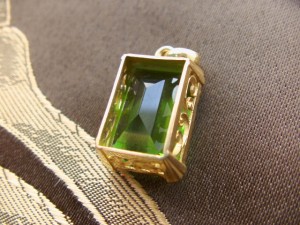 ぺリドットペンダント