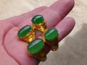 ろうかん翡翠ルース