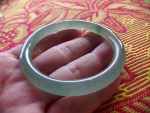 氷翡翠バングル