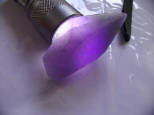 ラベンダー翡翠原石
