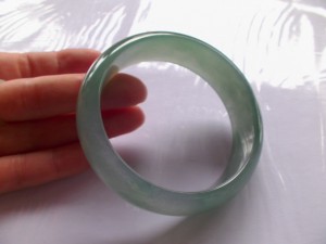 翡翠バングル