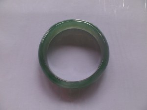 翡翠バングル