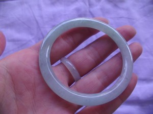 翡翠バングル