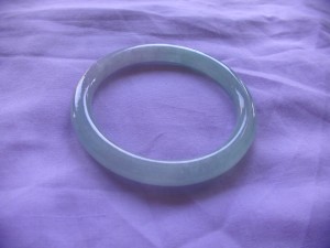 翡翠バングル