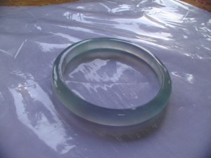 氷翡翠バングル