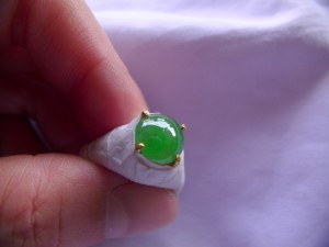 格安ろうかん翡翠ルース　ゴールドリング作成