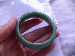 翡翠バングル