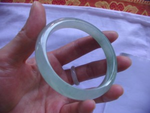 翡翠バングル