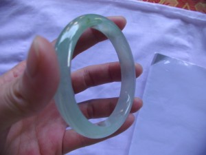 翡翠バングル