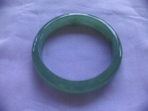 翡翠バングル