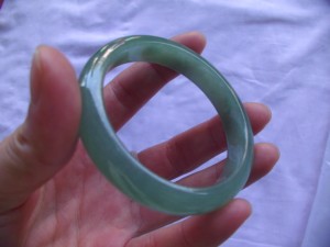 翡翠バングル