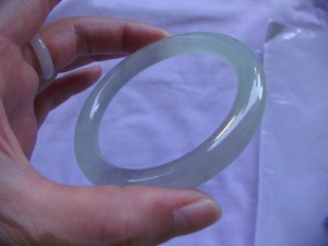 翡翠バングル