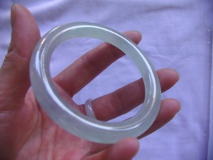 翡翠バングル