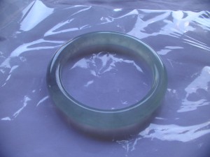 翡翠バングル