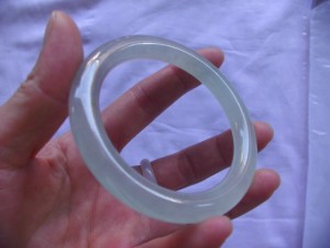 翡翠バングル