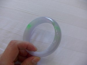 翡翠バングル（Ａ貨　天然無処理）