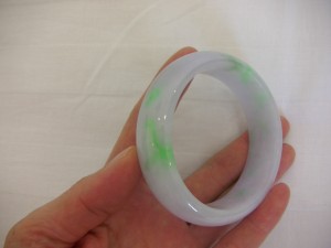翡翠バングル（Ａ貨　天然無処理）