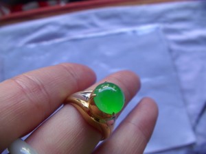 ろうかん翡翠ルース