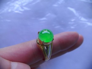 ろうかん翡翠ルース