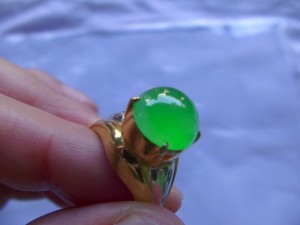 ろうかん翡翠ルース