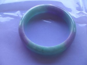 翡翠バングル（Ａ貨　天然無処理）