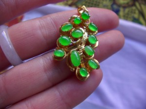 ろうかん翡翠ペンダント