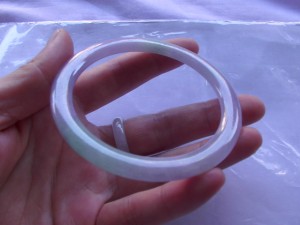 翡翠バングル