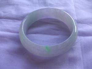 翡翠バングル（Ａ貨　天然無処理）