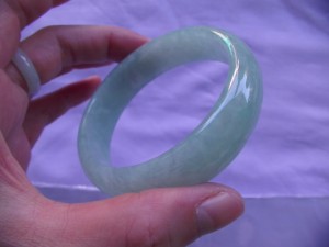 翡翠バングル